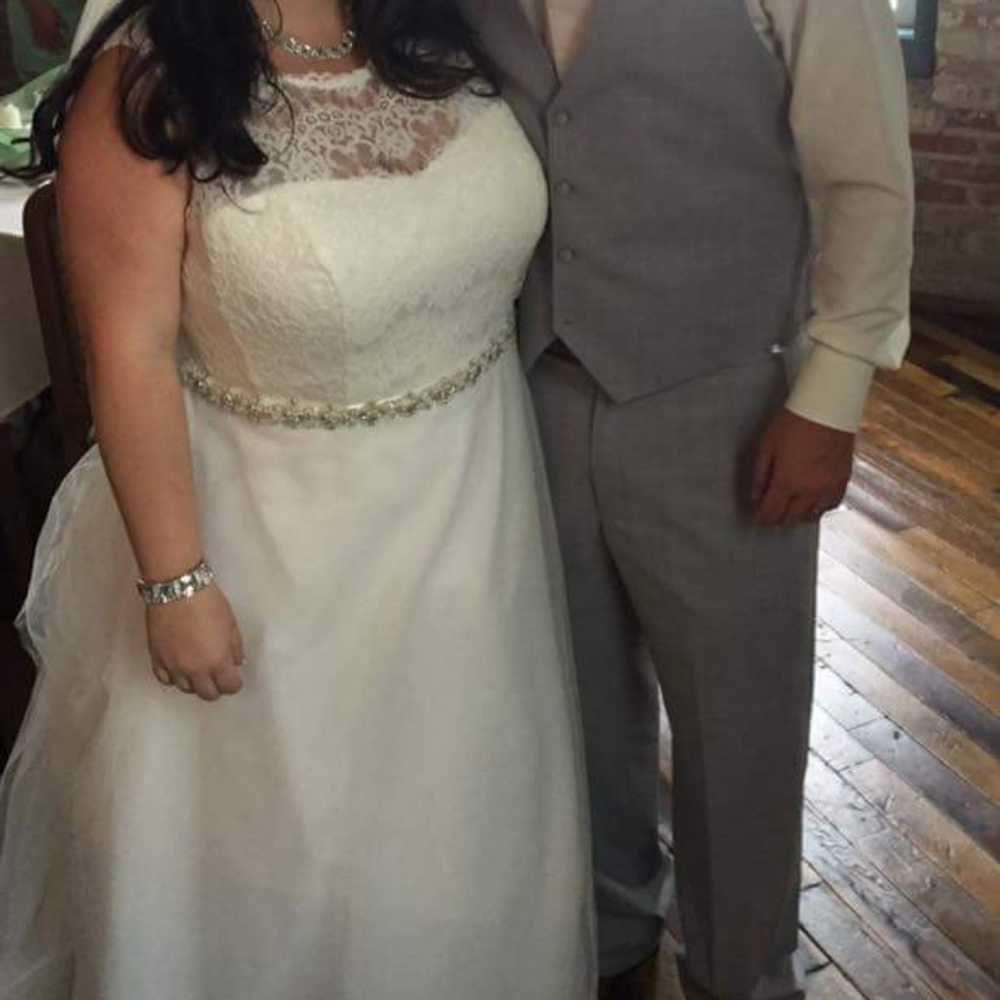 David's bridal lace wedding dress